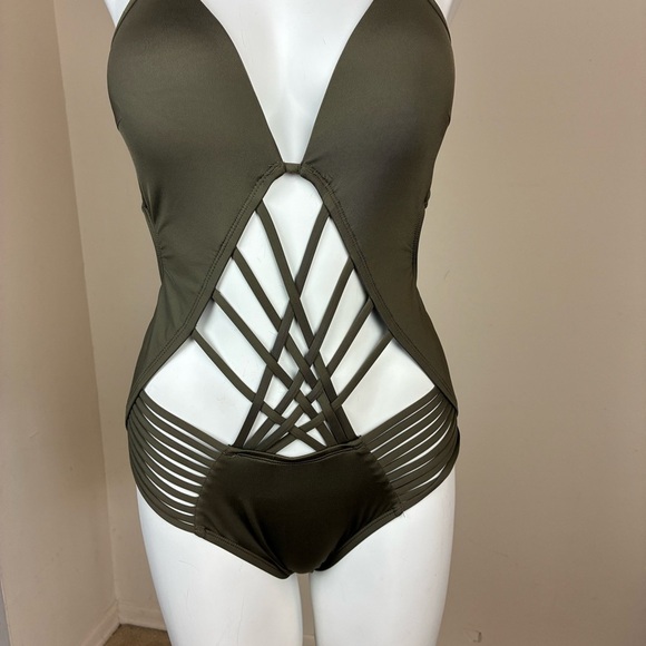 Kenneth Cole Strappy Cutout Swimsuit Women's Minimal Sexy Resortwear Beach - Picture 12 of 12